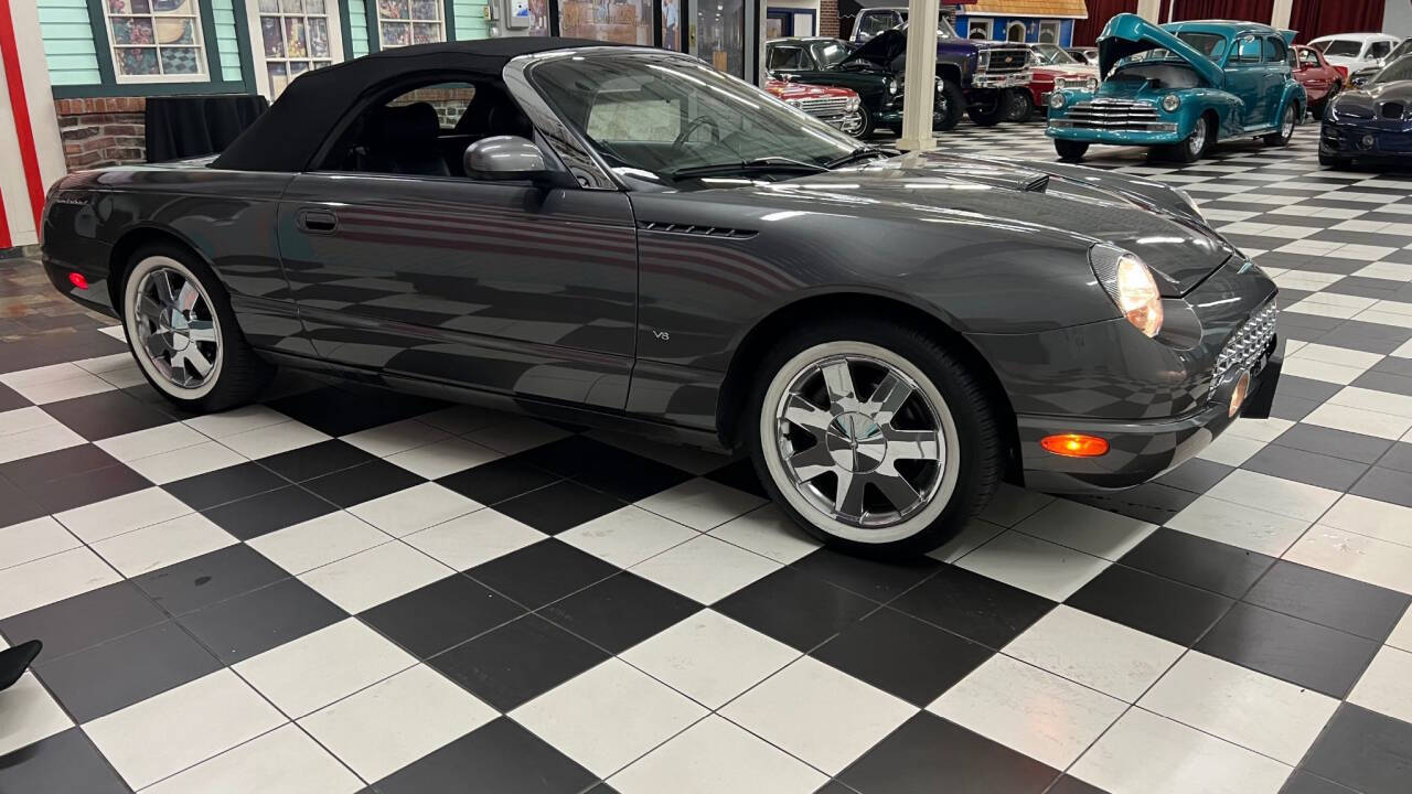 2003 Ford Thunderbird 18