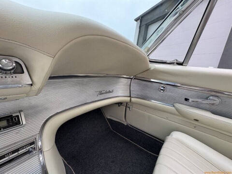 1961 Ford Thunderbird