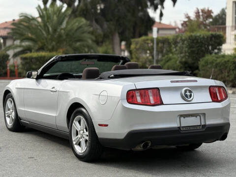2012 Ford Mustang V6