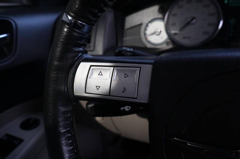 2006 Chrysler 300 SRT-8