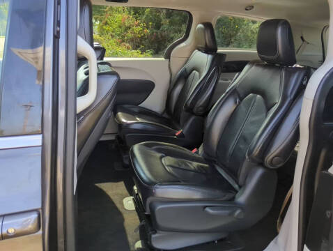 2022 Chrysler Pacifica Hybrid Touring L