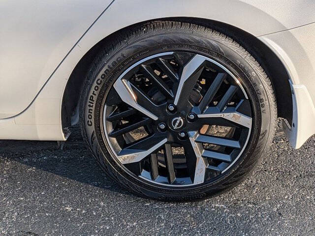 2024 Nissan Versa SR