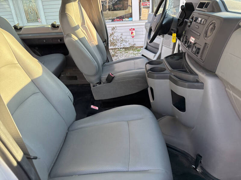 2011 Ford E-Series E-150 XL