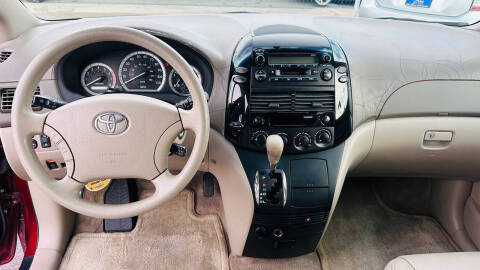 2005 Toyota Sienna LE 7 Passenger