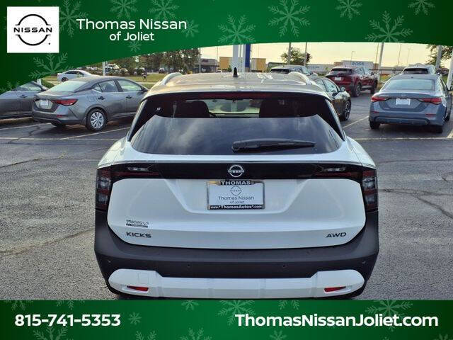 2025 Nissan Kicks SV