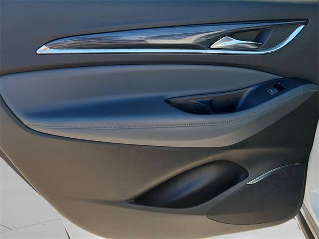 2022 Buick Enclave Essence