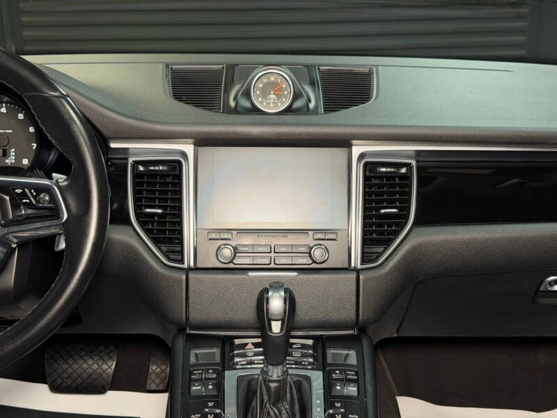 2018 Porsche Macan