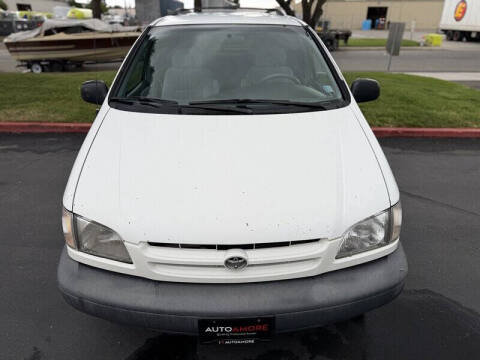 1998 Toyota Sienna LE