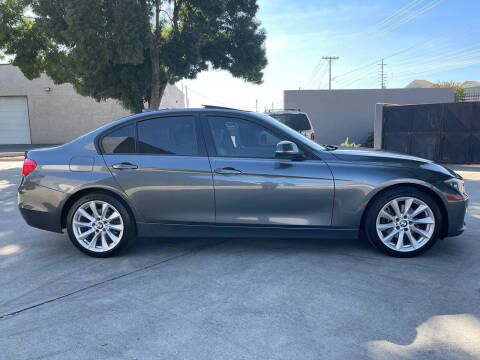 2012 BMW 3 Series 328i
