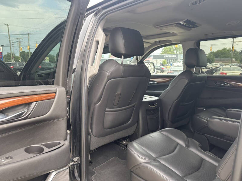 2018 Cadillac Escalade ESV Luxury