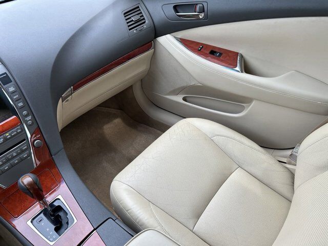 2011 Lexus ES 350 12