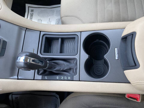 2015 Ford Taurus SE