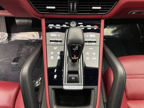 2023 Porsche Cayenne Coupe Platinum Edition