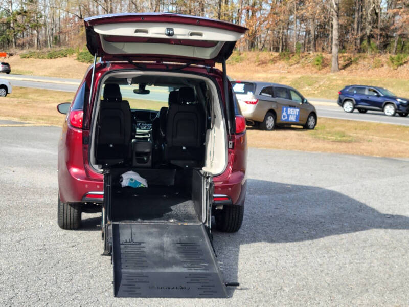 2018 Chrysler WHEELCHAIR VAN