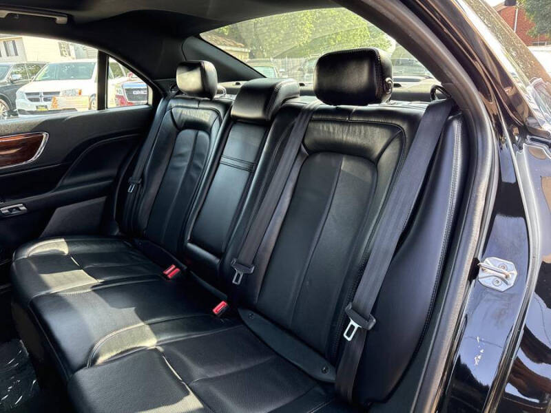 2019 Lincoln Continental Select