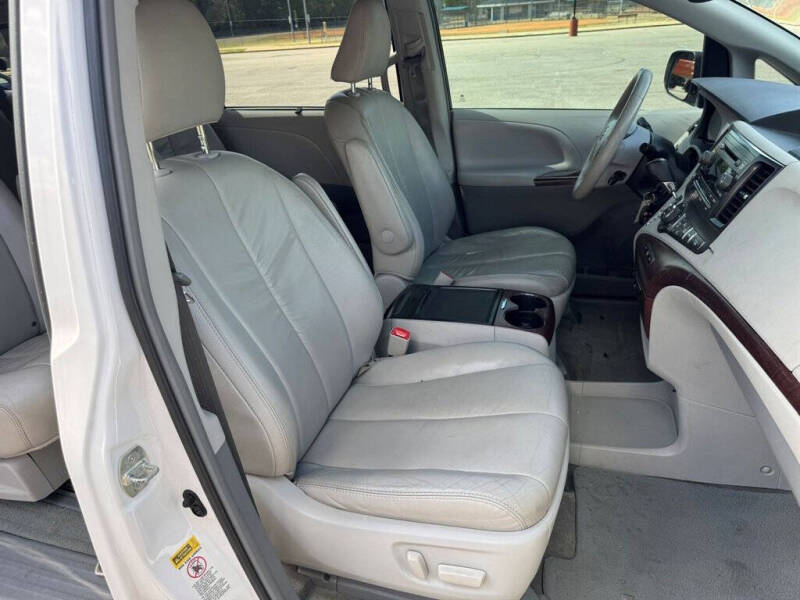 2012 Toyota Sienna