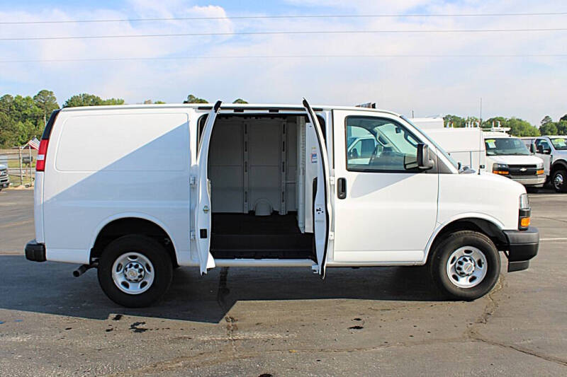 2024 Chevrolet Express 2500