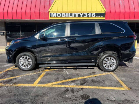 2025 Toyota Sienna LE 8-Passenger