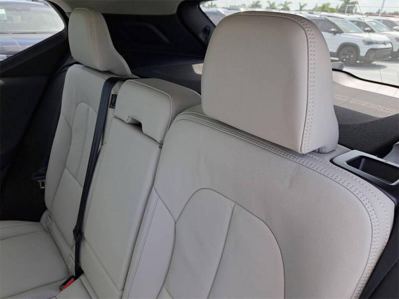 2026 Volvo XC40 B5 Plus