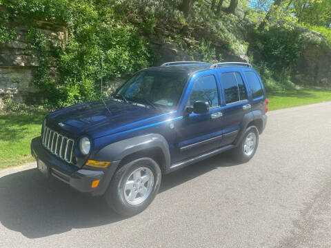 2007 Jeep Liberty for sale at Bogie's Motors in Saint Louis MO