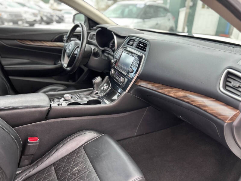 2017 Nissan Maxima Platinum