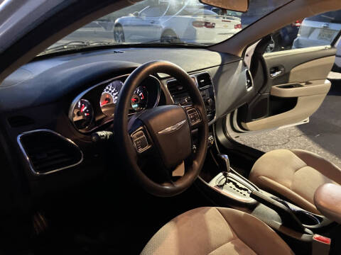 2011 Chrysler 200 LX