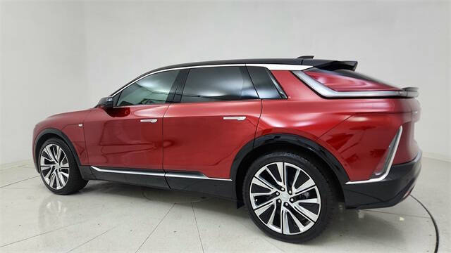 2025 Cadillac LYRIQ Luxury 3