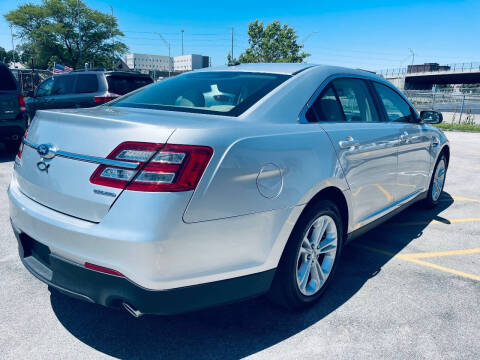 2018 Ford Taurus SE