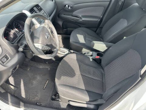 2015 Nissan Versa 1.6 S