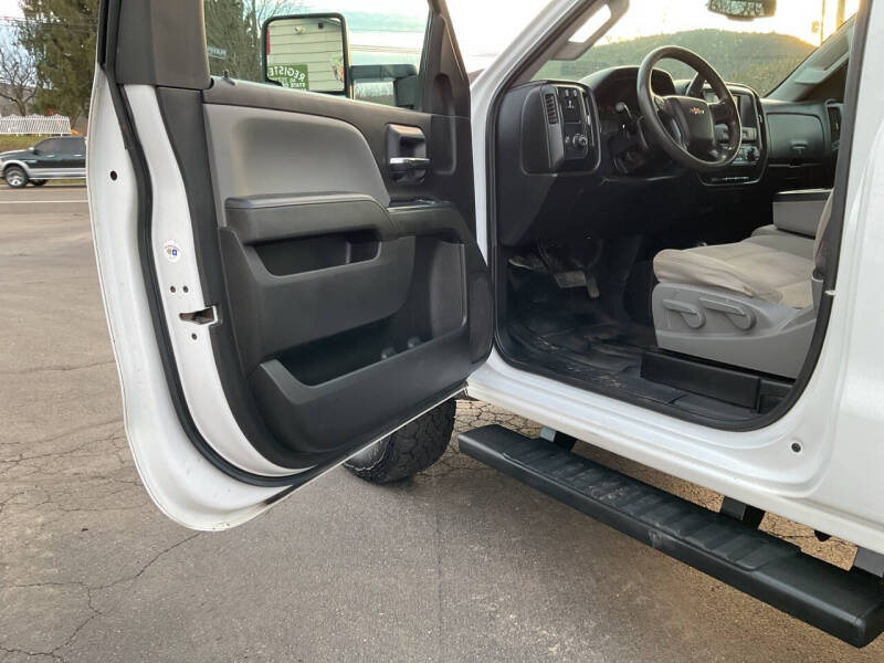 2017 Chevrolet Silverado 2500HD Work Truck photo 16