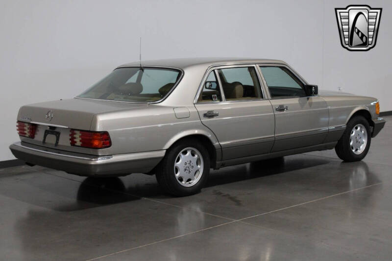 1988 Mercedes-Benz 560-Class 560 SEL