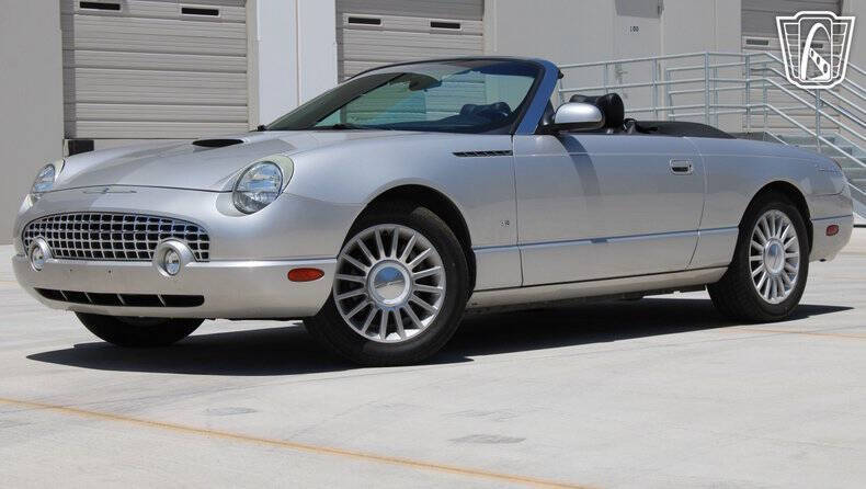 2004 Ford Thunderbird Deluxe