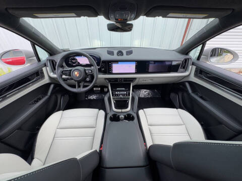 2024 Porsche Cayenne Turbo E-Hybrid Coupe