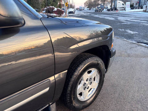 2004 Chevrolet Suburban 1500 LT