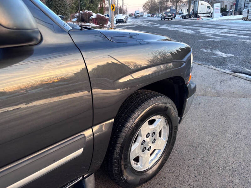 2004 Chevrolet Suburban 1500 LT