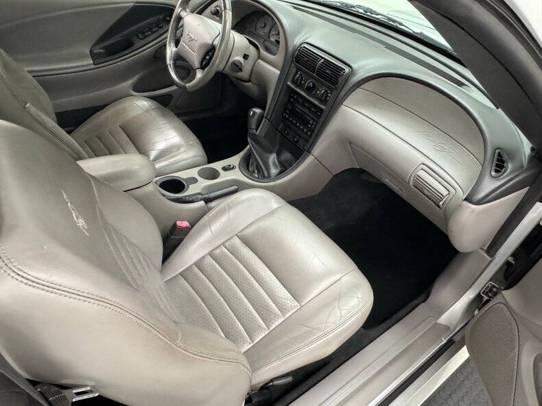 2002 Ford Mustang GT Deluxe