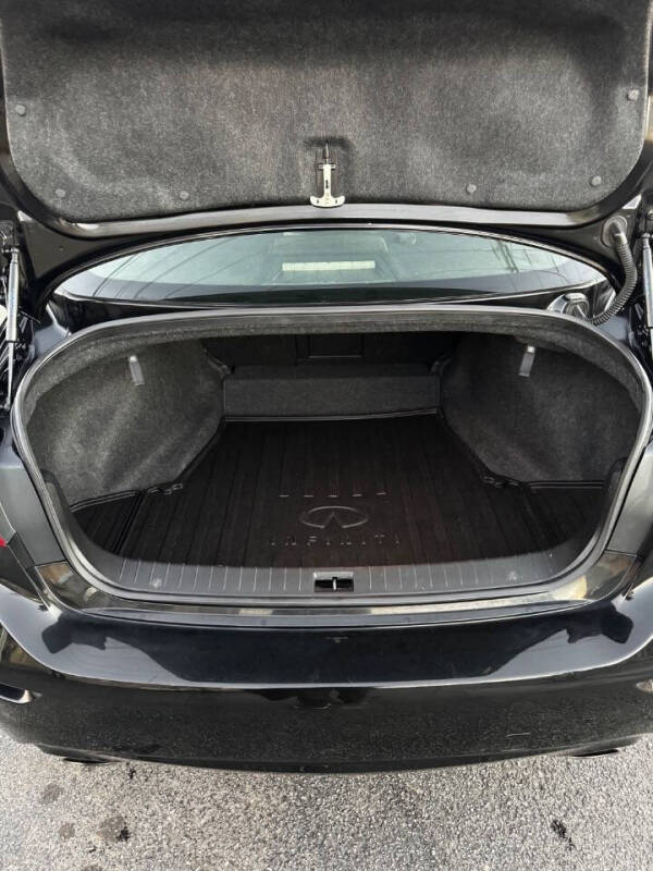 2015 Infiniti Q50 Premium