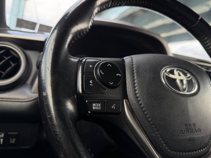 2017 Toyota RAV4 Hybrid SE