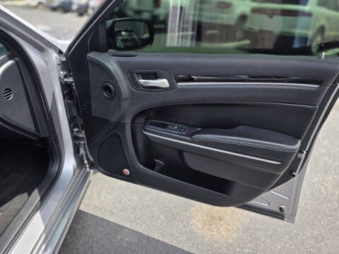 2017 Chrysler 300 S