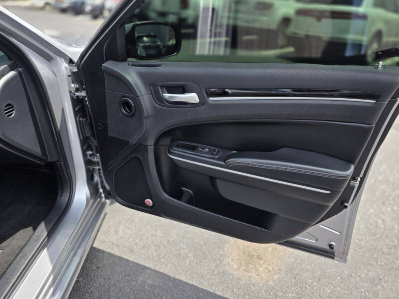 2017 Chrysler 300 S