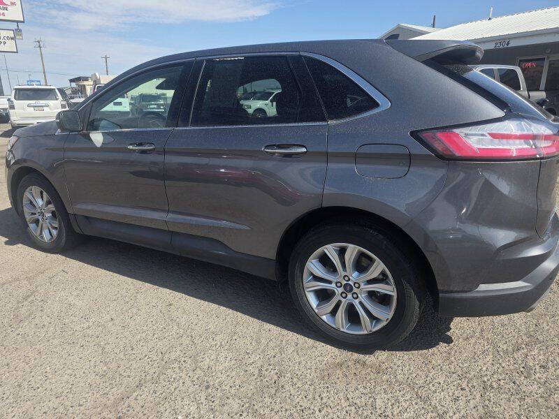 2022 Ford Edge Titanium