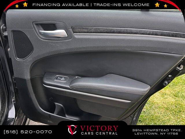 2023 Chrysler 300 Touring L