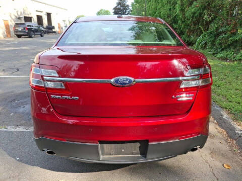 2017 Ford Taurus Limited