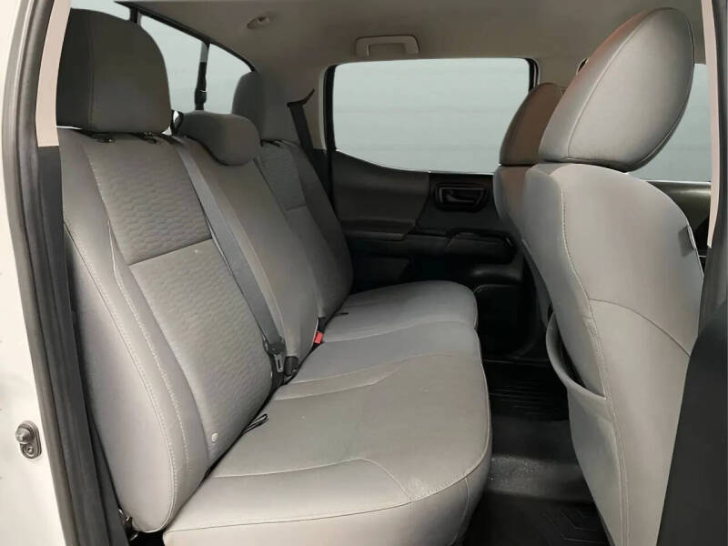 2017 Toyota Tacoma SR V6