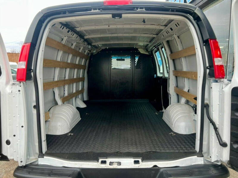 2024 GMC Savana 2500