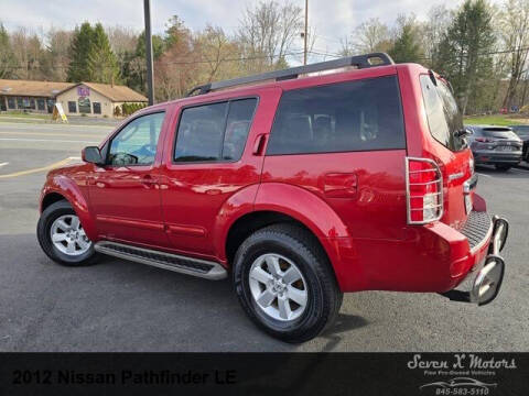 2012 Nissan Pathfinder LE