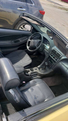 2002 Ford Mustang Deluxe