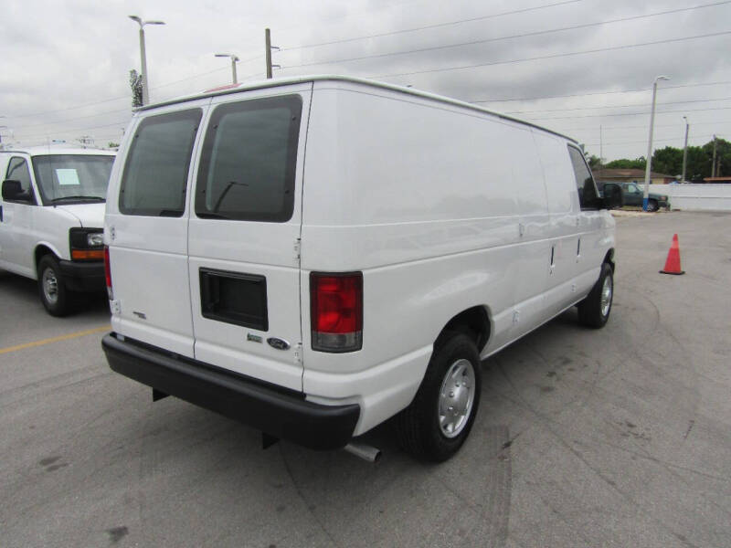 2014 Ford E-Series Econoline Van Commercial photo 7