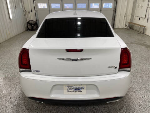 2016 Chrysler 300 S