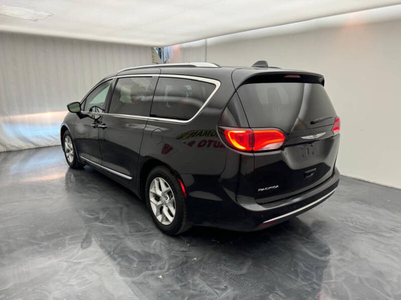 2019 Chrysler Pacifica Touring L Plus